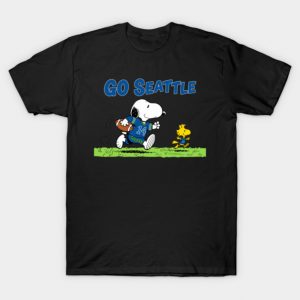 Seattle Seahawks - Snoopy & Woodstock Football M7407 T-Shirt