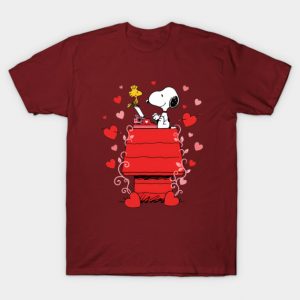 Snoopy & Woodstock Valentine Doghouse M442 T-Shirt